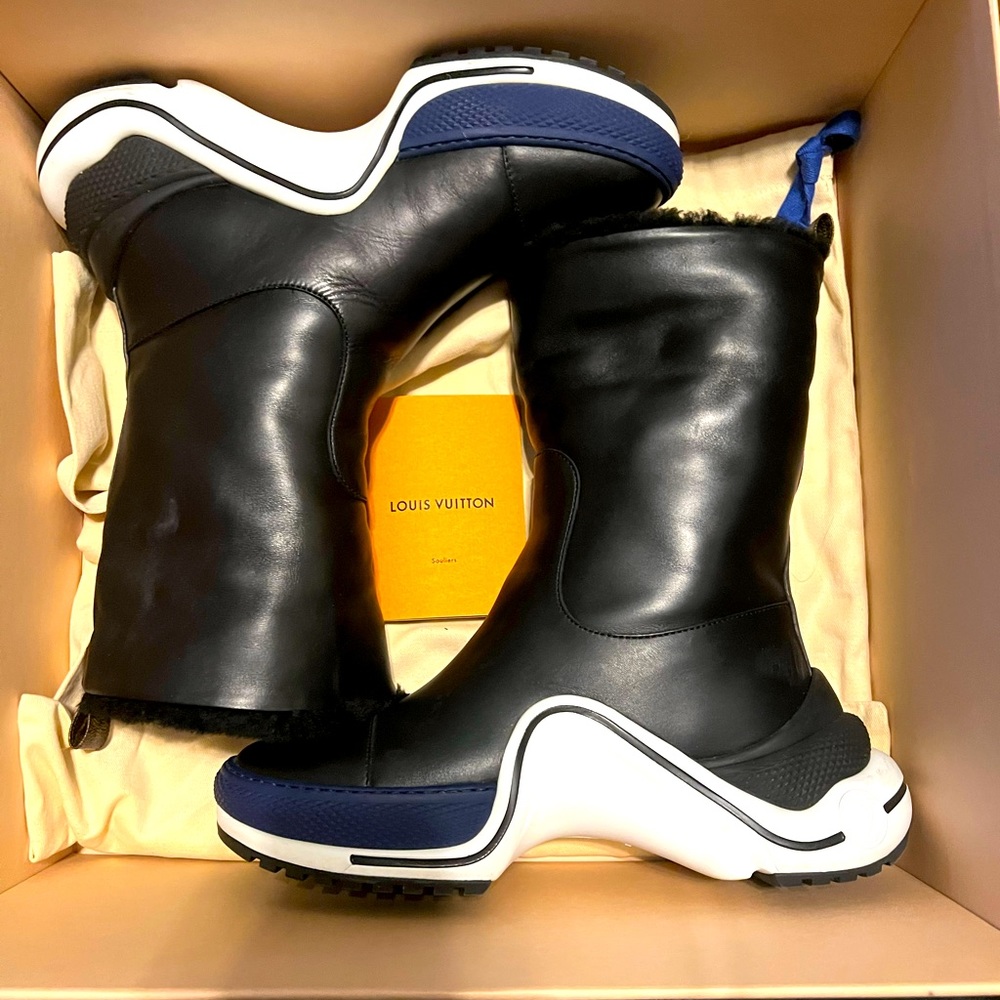 LOUIS VUITTON
Calfskin Shearling LV Archlight Sneaker HalfBoots 37 1/2Blk/Blue